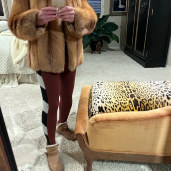 Too small - Picture 5 of 5